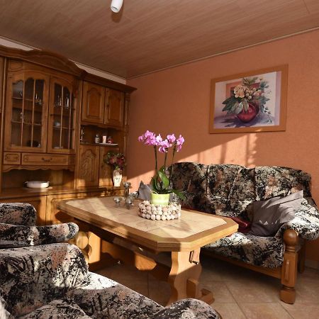 Spacious Apartment In Brusow With Garden Kröpelin Exterior foto